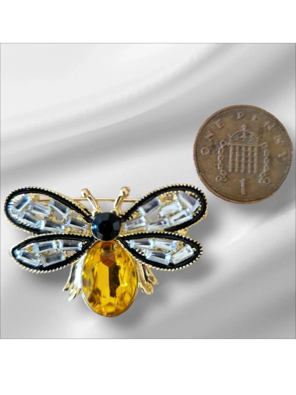 NWT ⚜️🐝⚜️ Piper K Honeybee / Bumblebee Brooch Pin